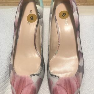 Women pumps
